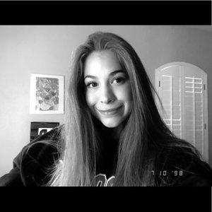 Meet your Posher, Emilia